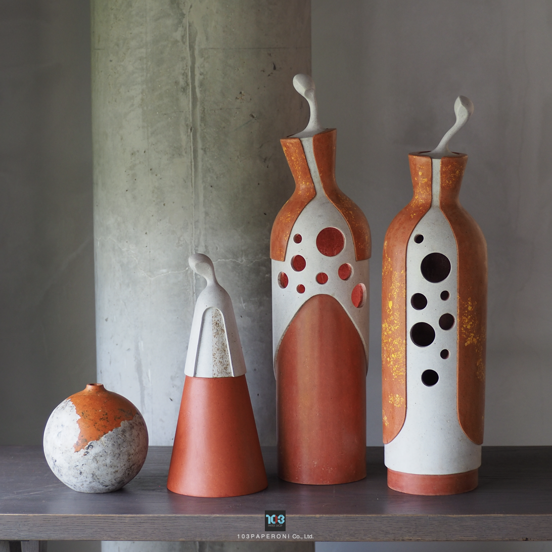 RE.113 - RE.114 / S10-01  :  PAPER SCULPTURE AND PAPER VASE  -  Our designs give new life to recycled paper and other natural materials,  Handmade sculptures , Which is created piece by piece.